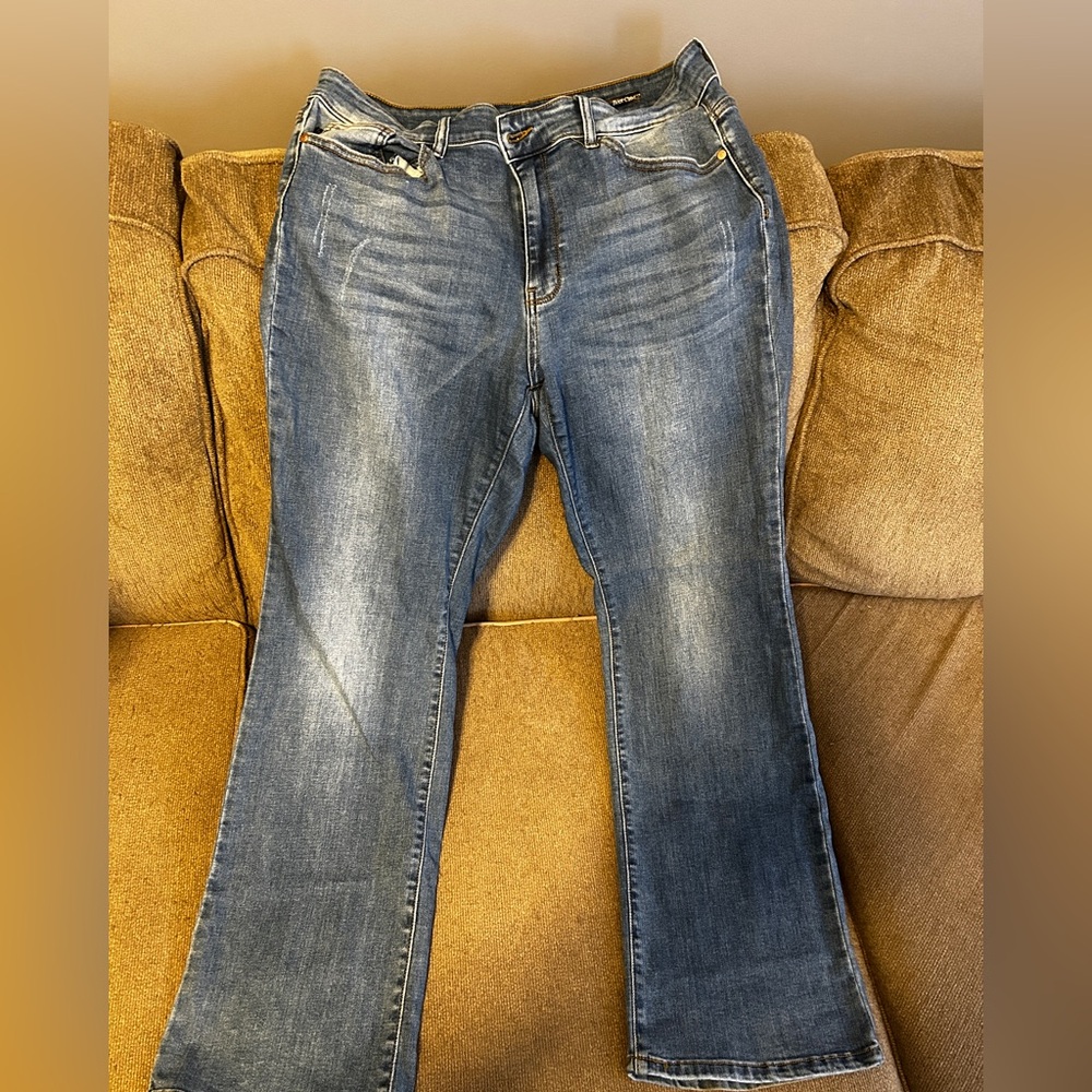 Judy Blue Boot Cut Jeans in Classic Denim